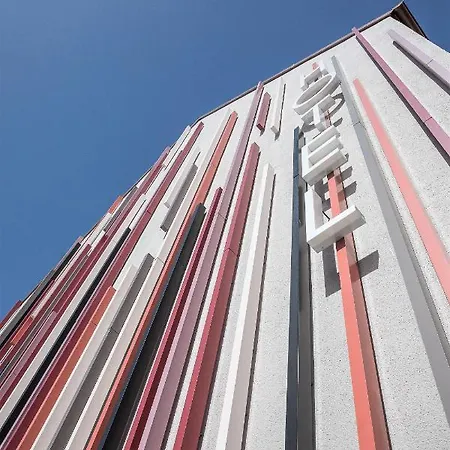 ホテル Stadthotel Kachelofen クルムバハ