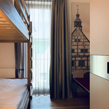 Stadthotel Kachelofen ホテル クルムバハ