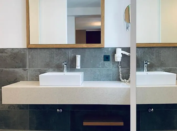 ホテル Stadthotel Kachelofen