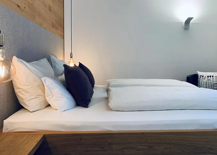 Stadthotel Kachelofen 3* クルムバハ