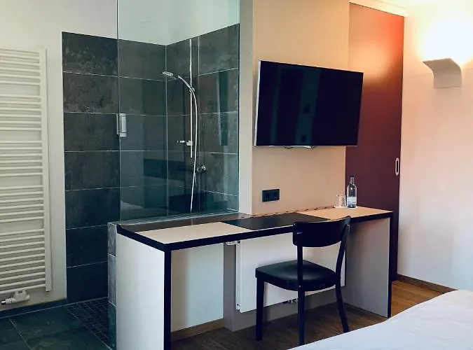 Stadthotel Kachelofen 3* クルムバハ