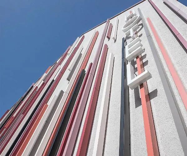 ホテル Stadthotel Kachelofen クルムバハ