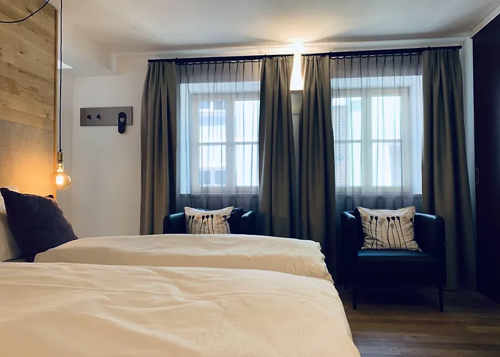 Stadthotel Kachelofen クルムバハ