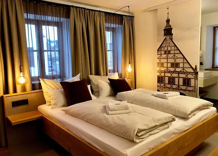 Stadthotel Kachelofen 3* クルムバハ